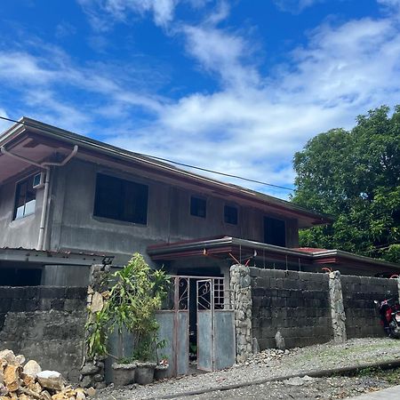Uncharted Hostel Puerto Galera Exterior photo